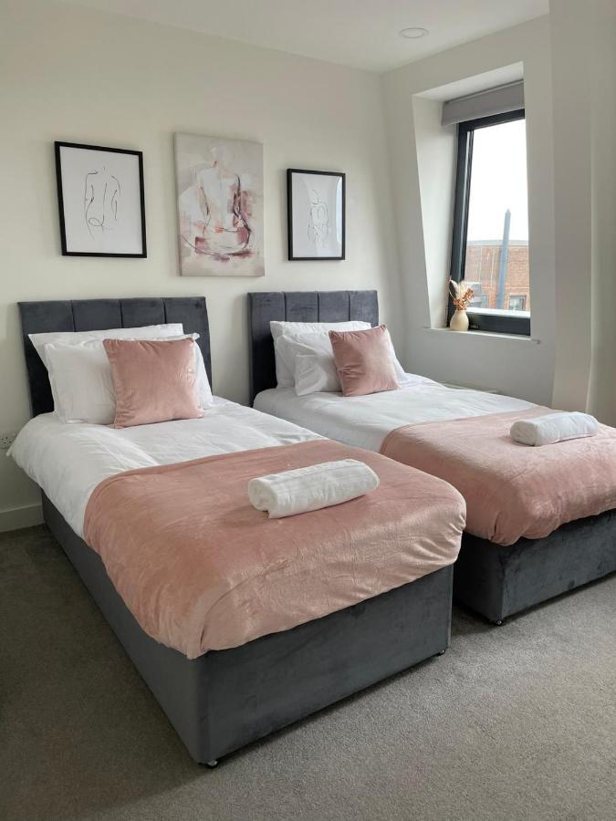 Premier Suite- Bedford City Centre With Free Gym & Parking Екстер'єр фото