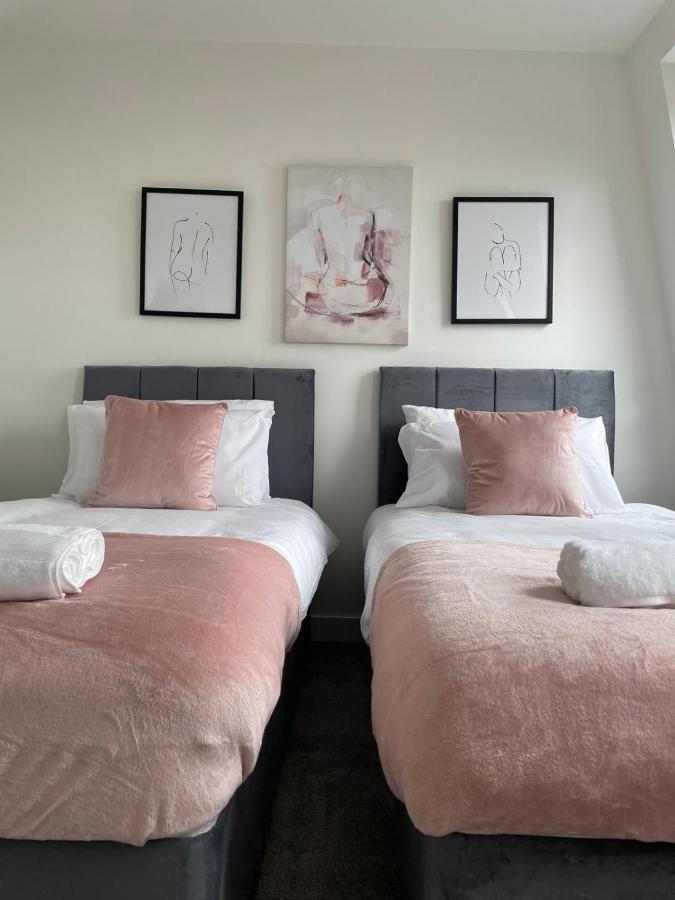 Premier Suite- Bedford City Centre With Free Gym & Parking Екстер'єр фото